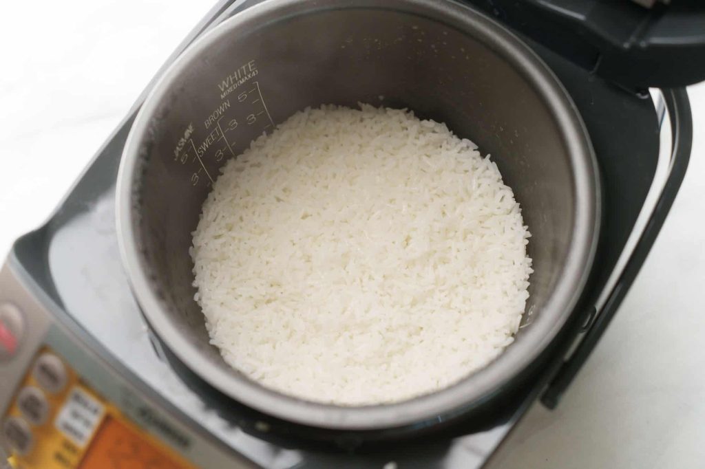 How Long to Cook Minute Rice in Rice Cooker
