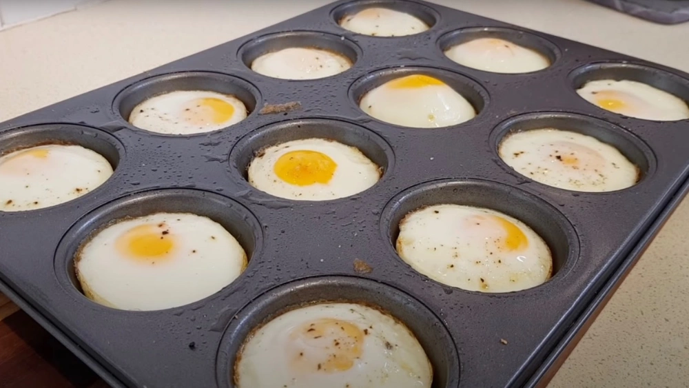 How Do You Cook Eggs in a Muffin Pan: Easy, Tasty Breakfast Hacks